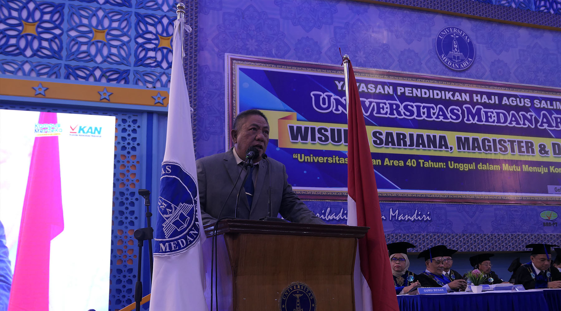 Wisuda UMA